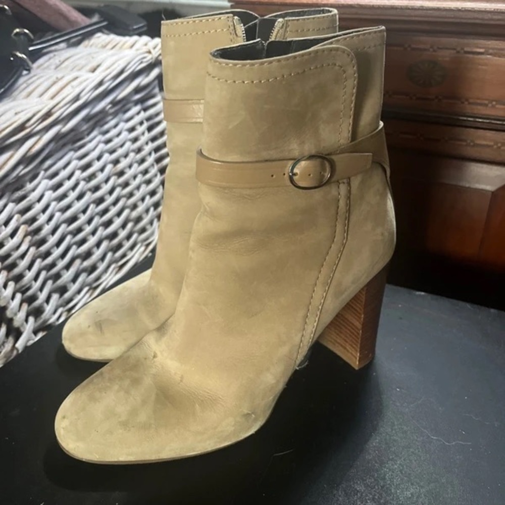 Stylish Tan Heeled Ankle Boots